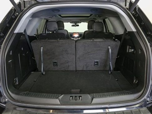 Used 2023 Ford Explorer XLT w/ Equipment Group 202A image 11