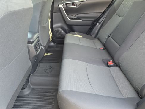 Certified 2021 Toyota RAV4 XLE w/ Convenience Package AWD/4WD image 10