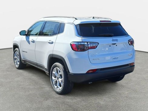 New 2026 Jeep Compass Latitude image 7