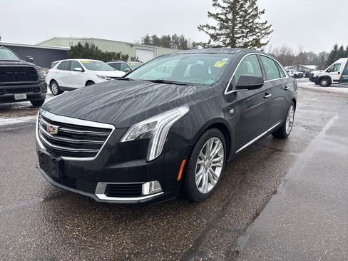 Used 2018 Cadillac XTS Luxury image 3