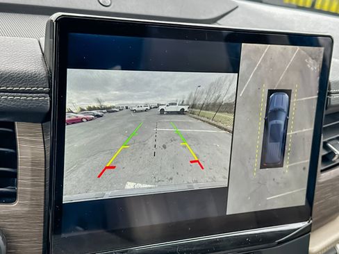 Used 2023 Ford Expedition Max Limited image 20