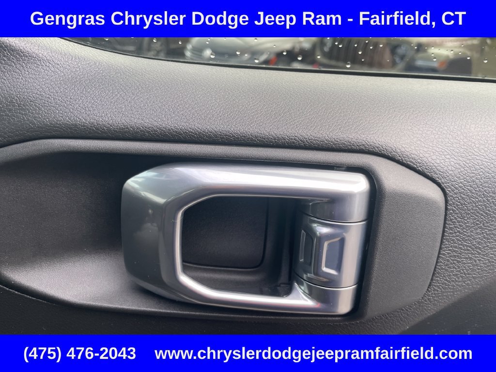 Used 2024 Jeep Wrangler Unlimited w/ Convenience Group AWD/4WD image 20