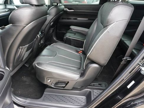 Used 2024 Hyundai Palisade Limited image 19