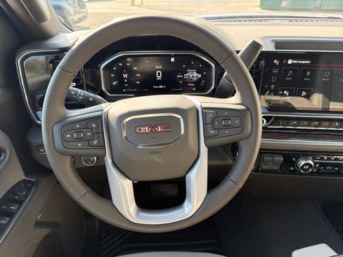 New 2026 GMC Sierra 1500 SLE image 25