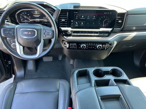 Used 2025 GMC Sierra 1500 SLT AWD/4WD image 15