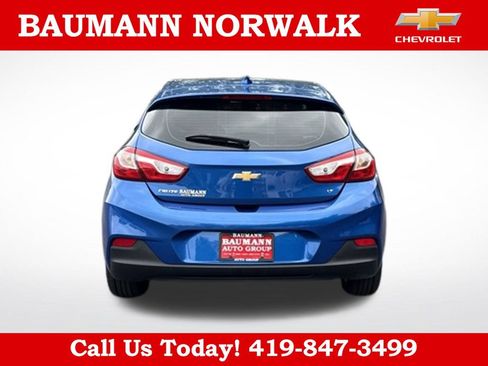Used 2017 Chevrolet Cruze LT w/ Convenience Package FWD image 4