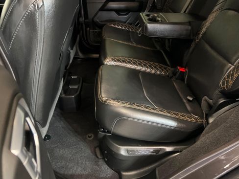 Used 2021 Jeep Wrangler Unlimited Sahara AWD/4WD image 21