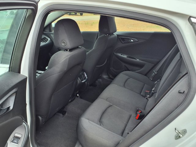Used 2025 Chevrolet Malibu LT FWD image 18