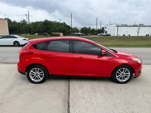 Used 2017 Ford Focus SE FWD image 5