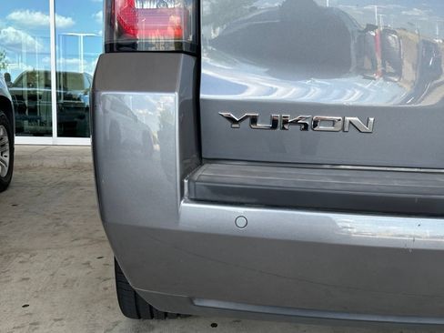 Used 2018 GMC Yukon SLT w/ Premium Edition RWD image 12