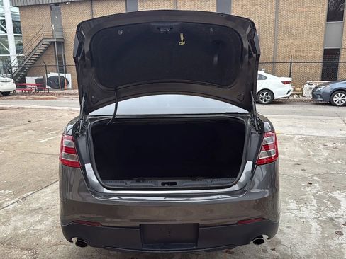 Used 2016 Ford Taurus Limited image 9