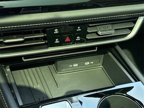 New 2026 Volkswagen Atlas Cross Sport SE image 23