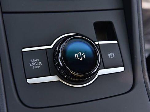 New 2026 Volkswagen Tiguan SE AWD/4WD image 17