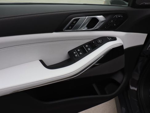 Used 2026 BMW X7 xDrive40i w/ Dynamic Handling Package image 17