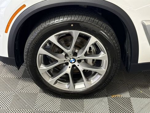 Used 2024 BMW X5 xDrive40i w/ Premium Package AWD/4WD image 12