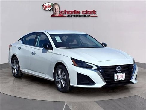 New 2025 Nissan Altima 2.5 S image 3