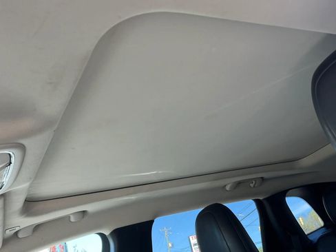 Used 2018 Jeep Cherokee Limited w/ Trailer Tow Group image 12