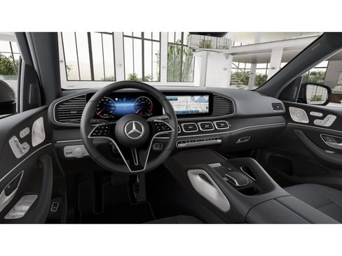 Used 2025 Mercedes-Benz GLE 350 4MATIC image 3