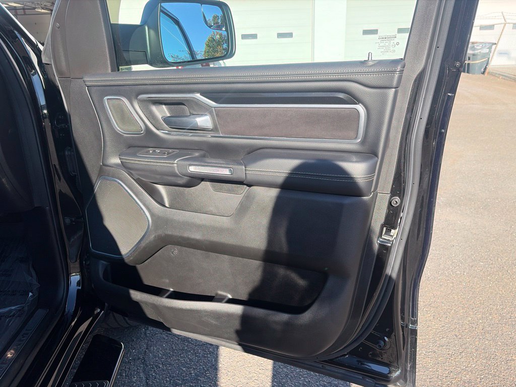 Used 2022 RAM 1500 Laramie AWD/4WD image 17