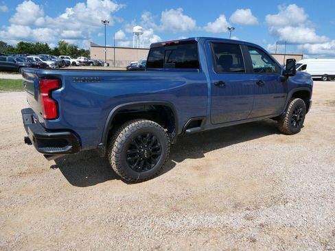 New 2026 Chevrolet Silverado 2500 LT w/ Trail Boss Package AWD/4WD image 4