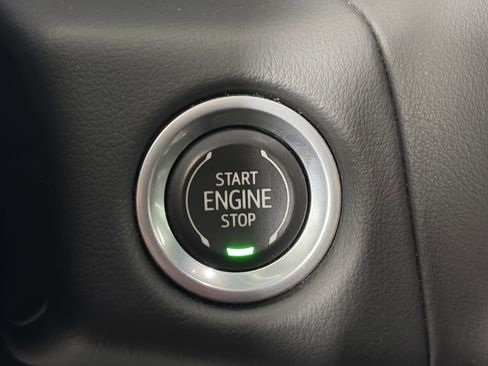 Used 2022 Chevrolet Tahoe Z71 w/ Luxury Package image 31