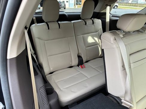 Used 2021 Ford Explorer Platinum w/ Equipment Group 601A image 18