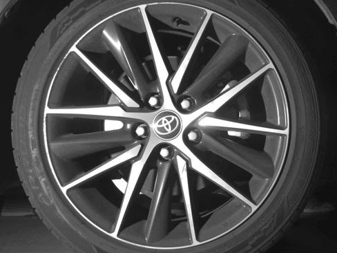 Used 2024 Toyota Camry SE image 10
