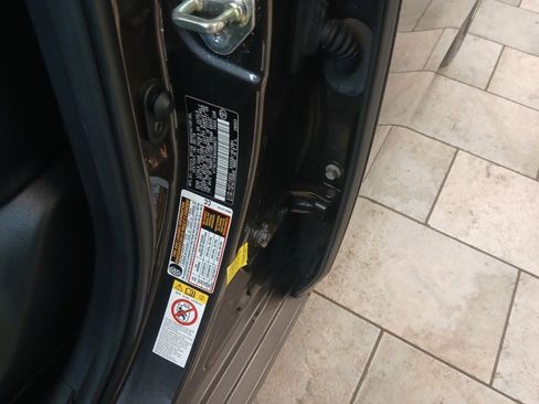 Used 2019 Toyota Avalon XSE image 30