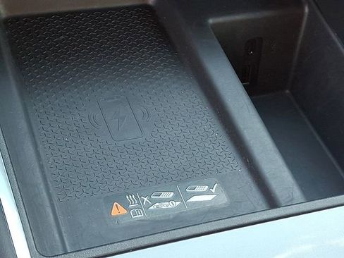 Used 2025 GMC Acadia Elevation image 29