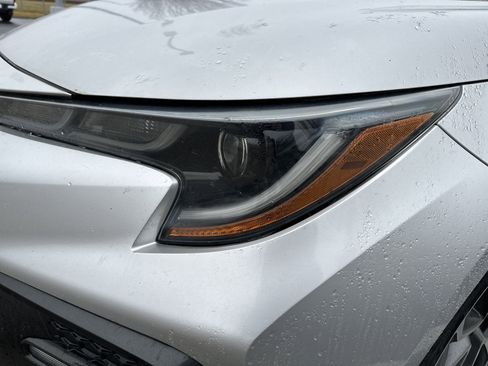 Used 2021 Toyota Corolla SE w/ SE Premium Package image 6