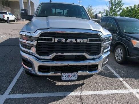 Used 2026 RAM 2500 Tradesman AWD/4WD image 4