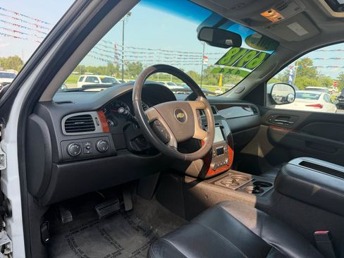 Used 2012 Chevrolet Suburban LT AWD/4WD image 13