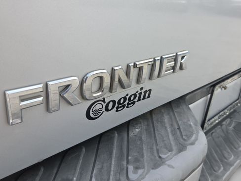 Used 2015 Nissan Frontier Desert Runner RWD image 28