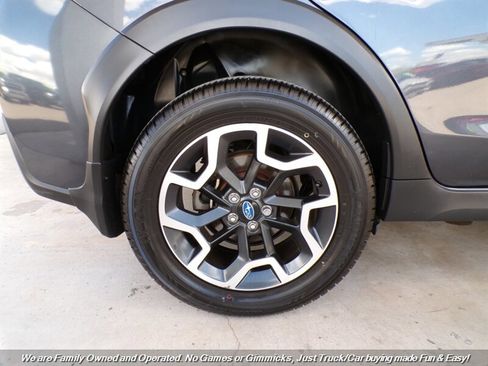 Used 2017 Subaru Crosstrek 2.0i Premium w/ Moonroof Package AWD/4WD image 48