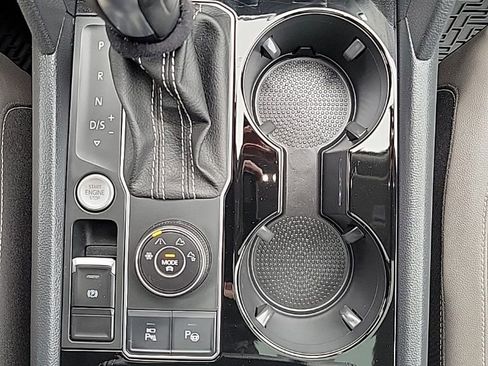 Used 2022 Volkswagen Atlas SEL Premium image 9