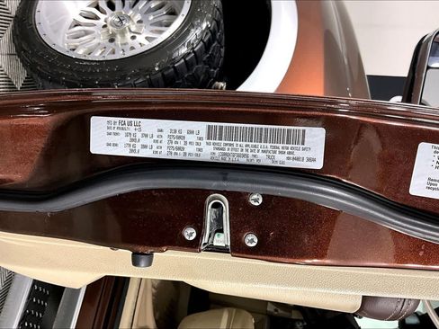 Used 2015 RAM 1500 Laramie RWD image 33
