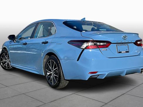 Used 2024 Toyota Camry SE image 11