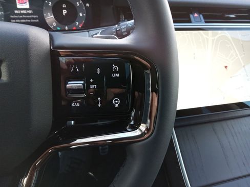 Used 2025 Land Rover Range Rover Evoque Dynamic SE image 21