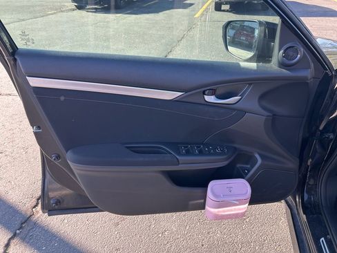 Used 2019 Honda Civic EX image 6