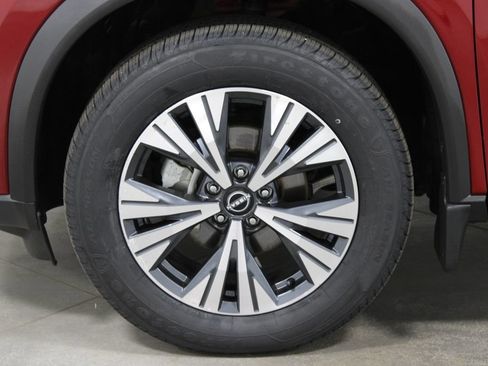 Used 2023 Nissan Rogue SV AWD/4WD image 17