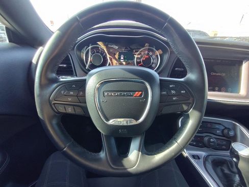 Used 2015 Dodge Challenger R/T w/ Quick Order Package 22B R/T RWD image 19