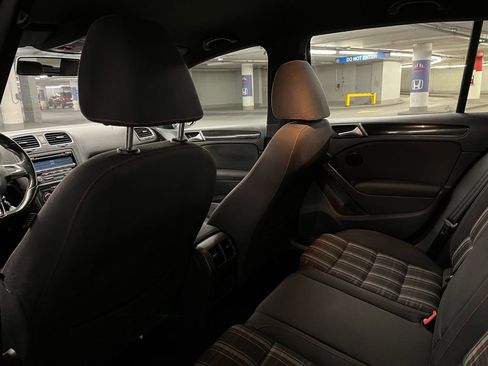 Used 2013 Volkswagen GTI 4-Door image 17