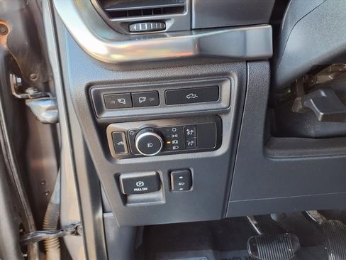 Used 2021 Ford F150 Lariat w/ Max Trailer Tow Package image 13