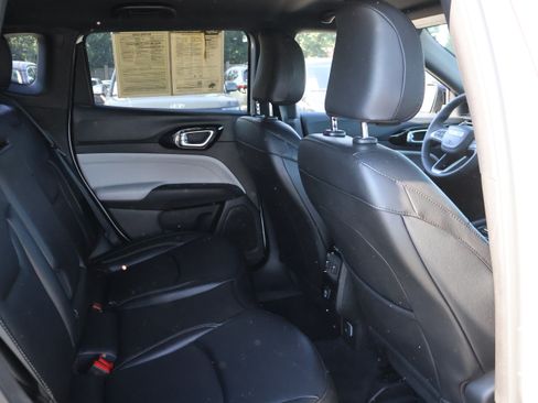 Used 2025 Jeep Compass Limited AWD/4WD image 11
