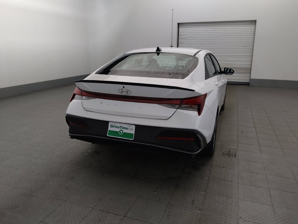 Used 2025 Hyundai Elantra Sport FWD image 7
