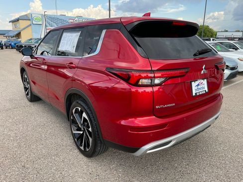 Used 2023 Mitsubishi Outlander SE AWD/4WD image 3
