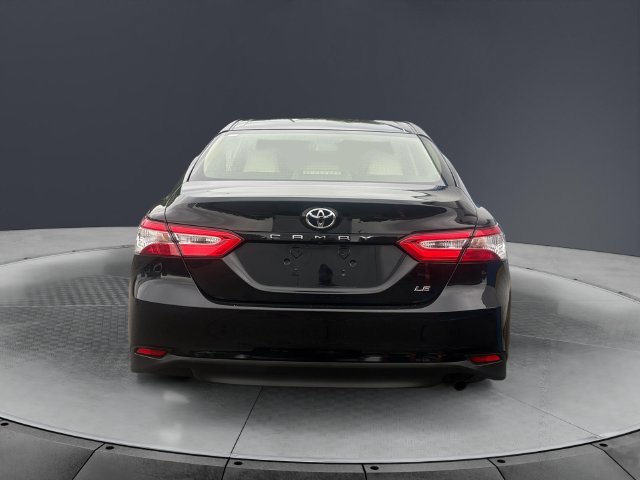 Used 2018 Toyota Camry LE w/ Convenience Package FWD image 4