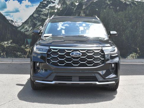 Used 2025 Ford Explorer Platinum w/ LUX Leather Package AWD/4WD image 5