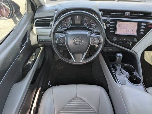 Used 2018 Toyota Camry SE FWD image 14