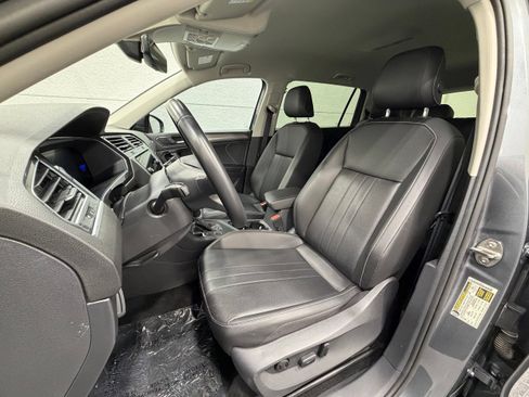 Used 2023 Volkswagen Tiguan SE FWD image 16